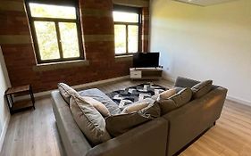 Luxury Newly Decorated 2 Bedroom Duplex